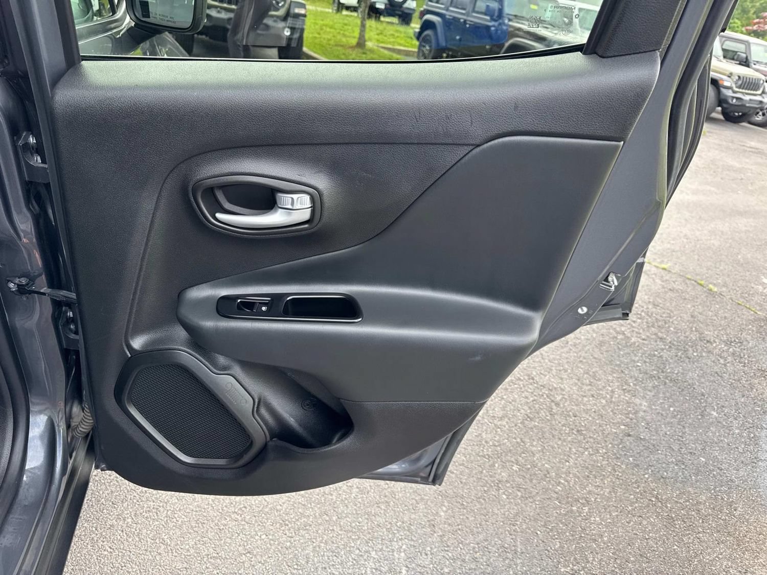 Used 2023 Jeep Renegade Latitude AWD/4WD image 22