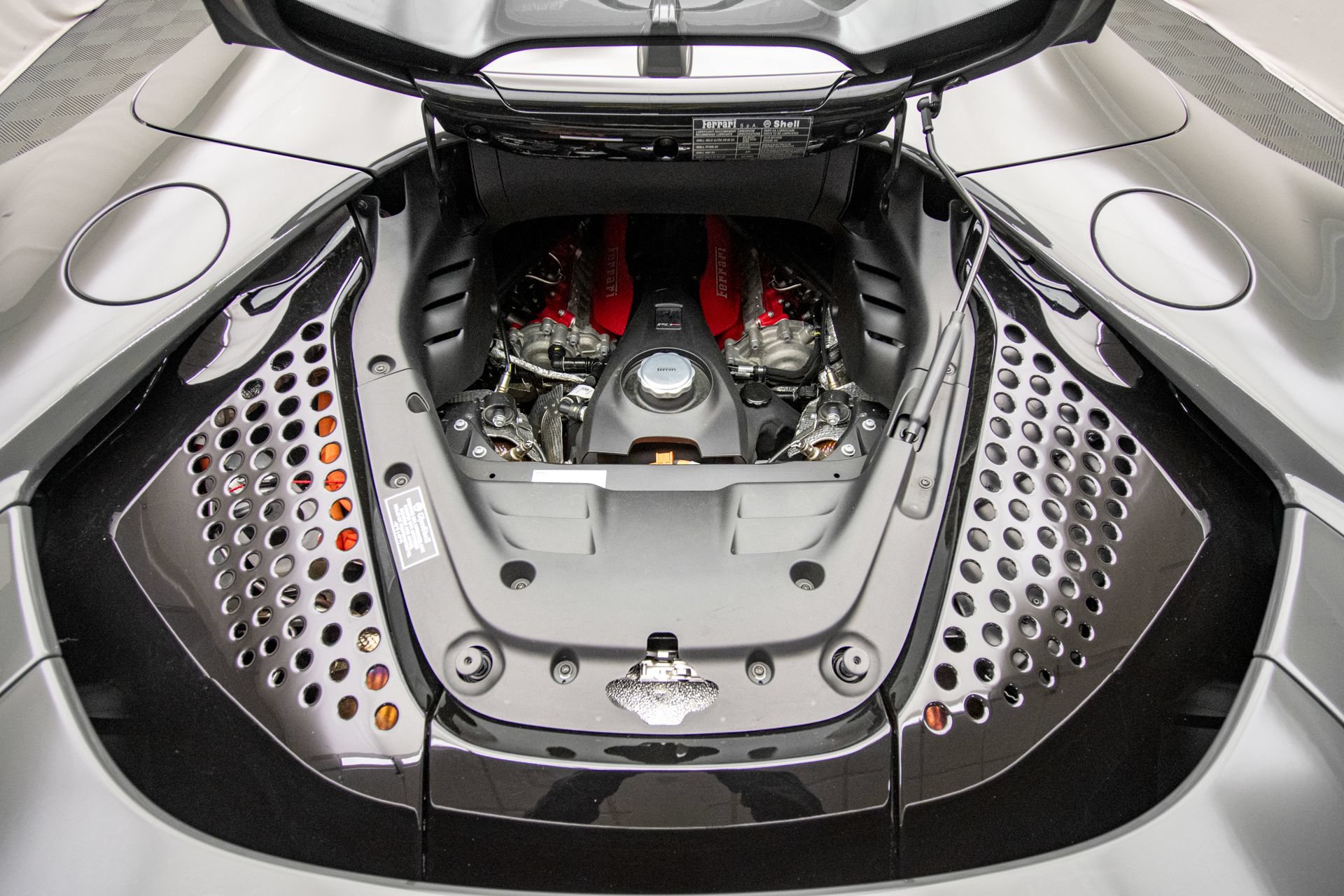 Used 2024 Ferrari SF90 Spider AWD/4WD image 52