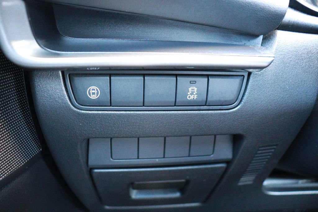 Used 2020 MAZDA MAZDA3 Hatchback FWD image 24
