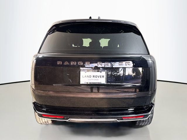 Certified 2025 Land Rover Range Rover SE image 6