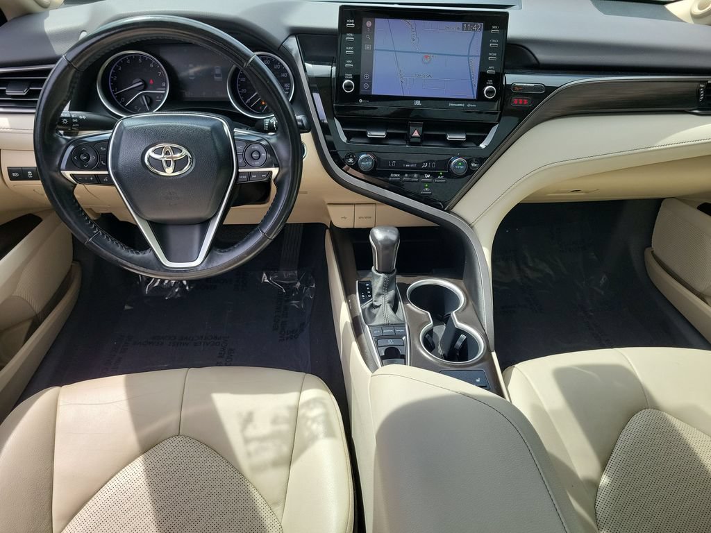 Used 2021 Toyota Camry XLE w/ Navigation Package FWD image 30