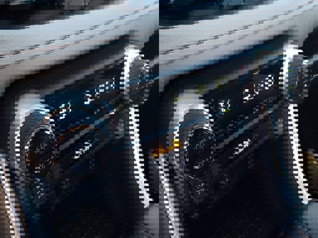 Used 2024 Toyota RAV4 XLE image 35