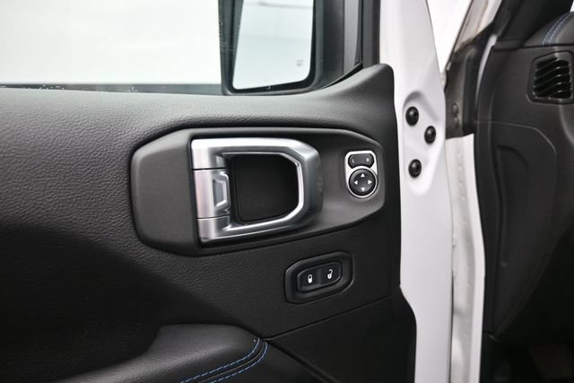 Used 2022 Jeep Wrangler Unlimited Rubicon 4xe w/ Cold Weather Group AWD/4WD image 12