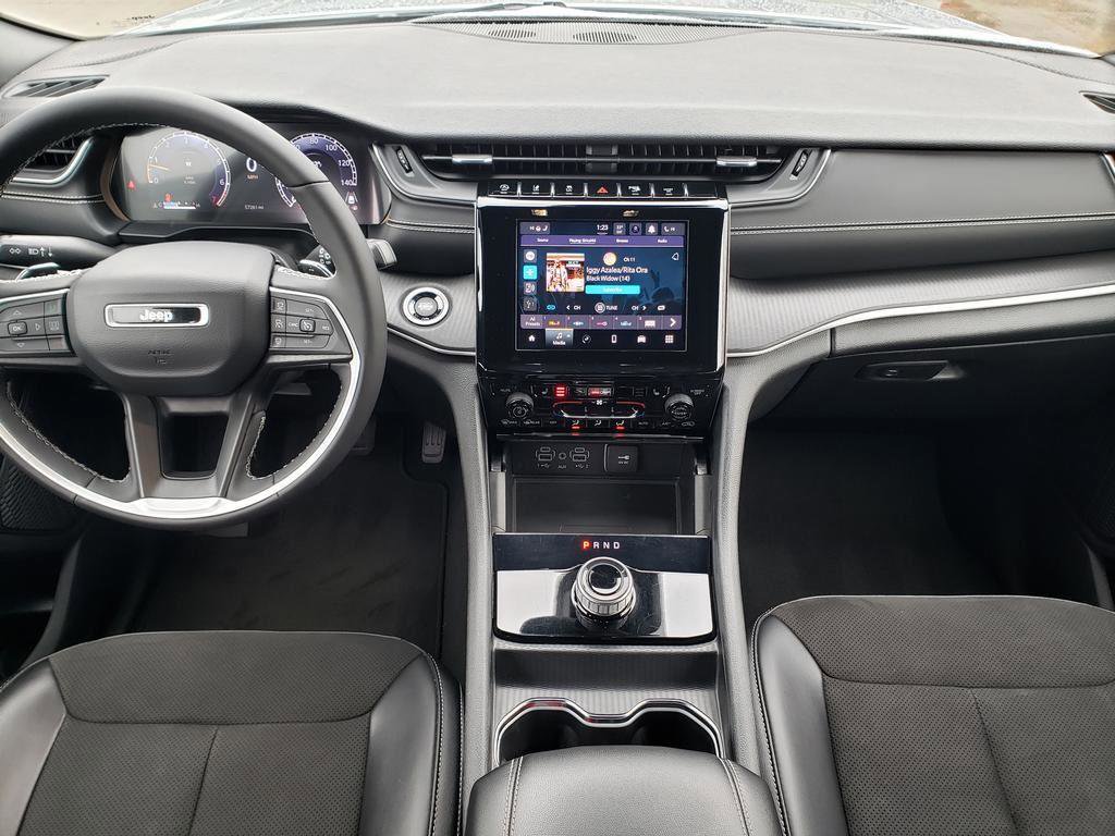 Used 2023 Jeep Grand Cherokee L Laredo image 23