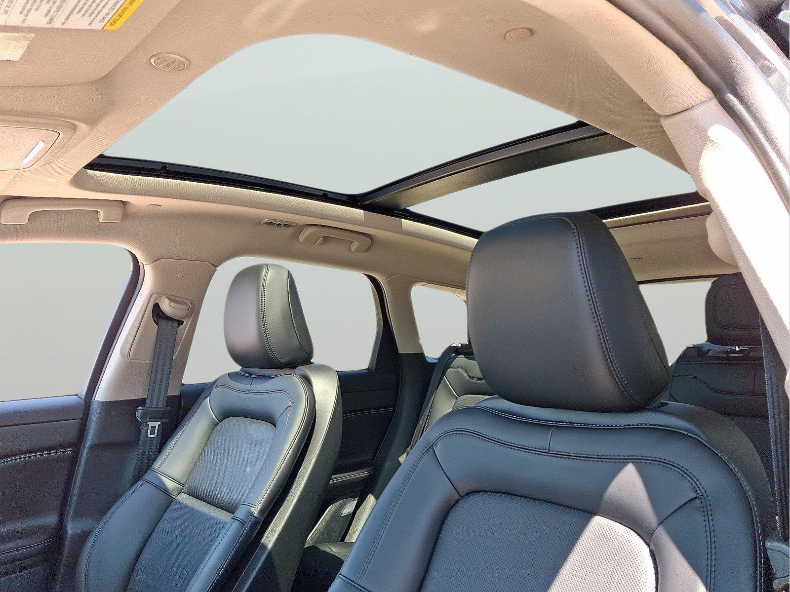 New 2025 Lincoln Corsair Grand Touring AWD/4WD image 15