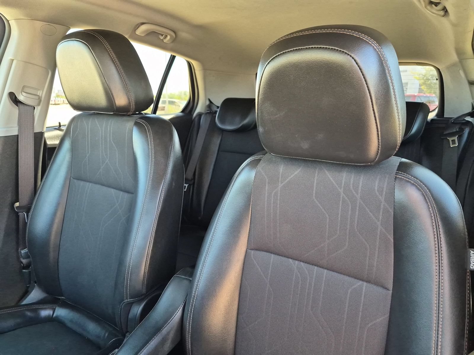 Used 2021 Chevrolet Trax LT w/ Sport Edition FWD image 13