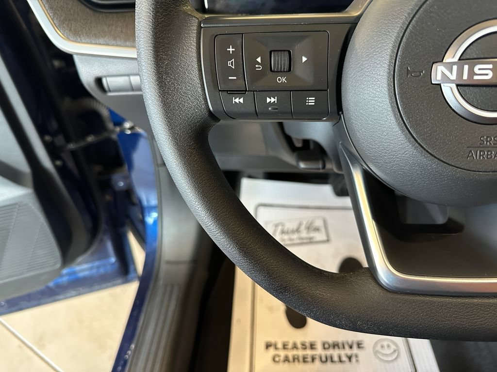 Used 2025 Nissan Kicks SV FWD image 11