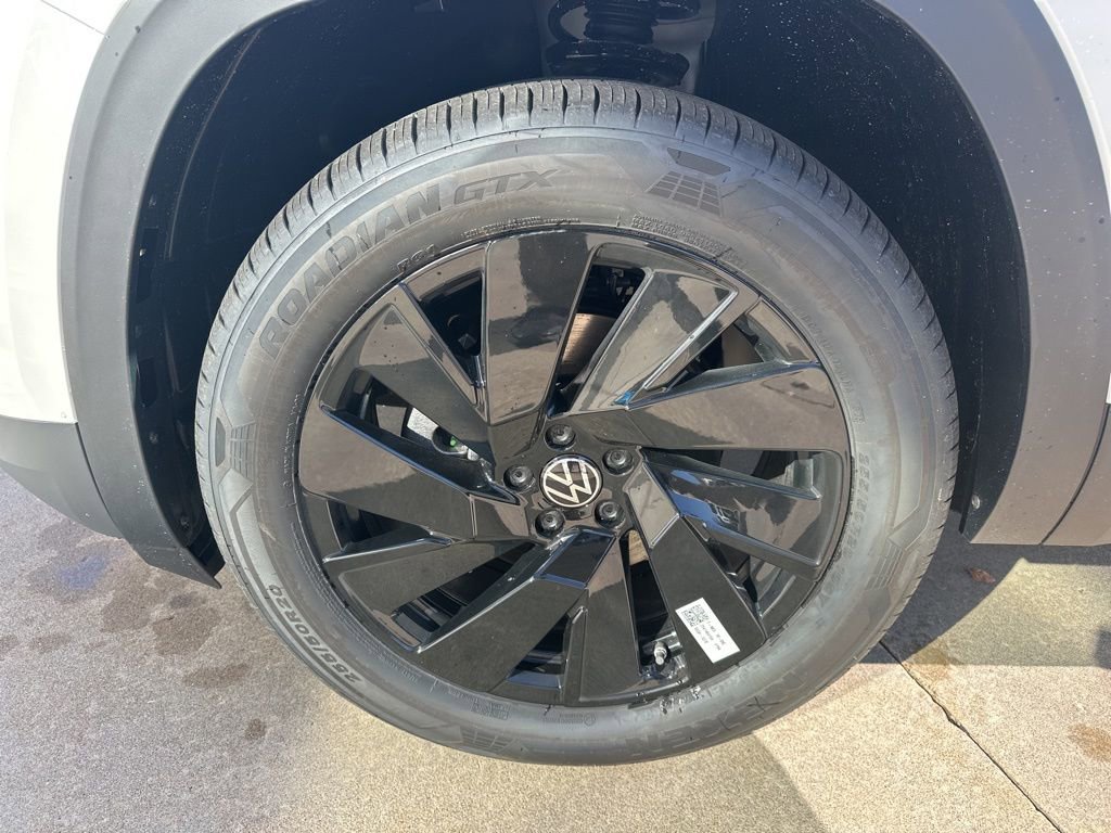 New 2026 Volkswagen Atlas Cross Sport SE image 26