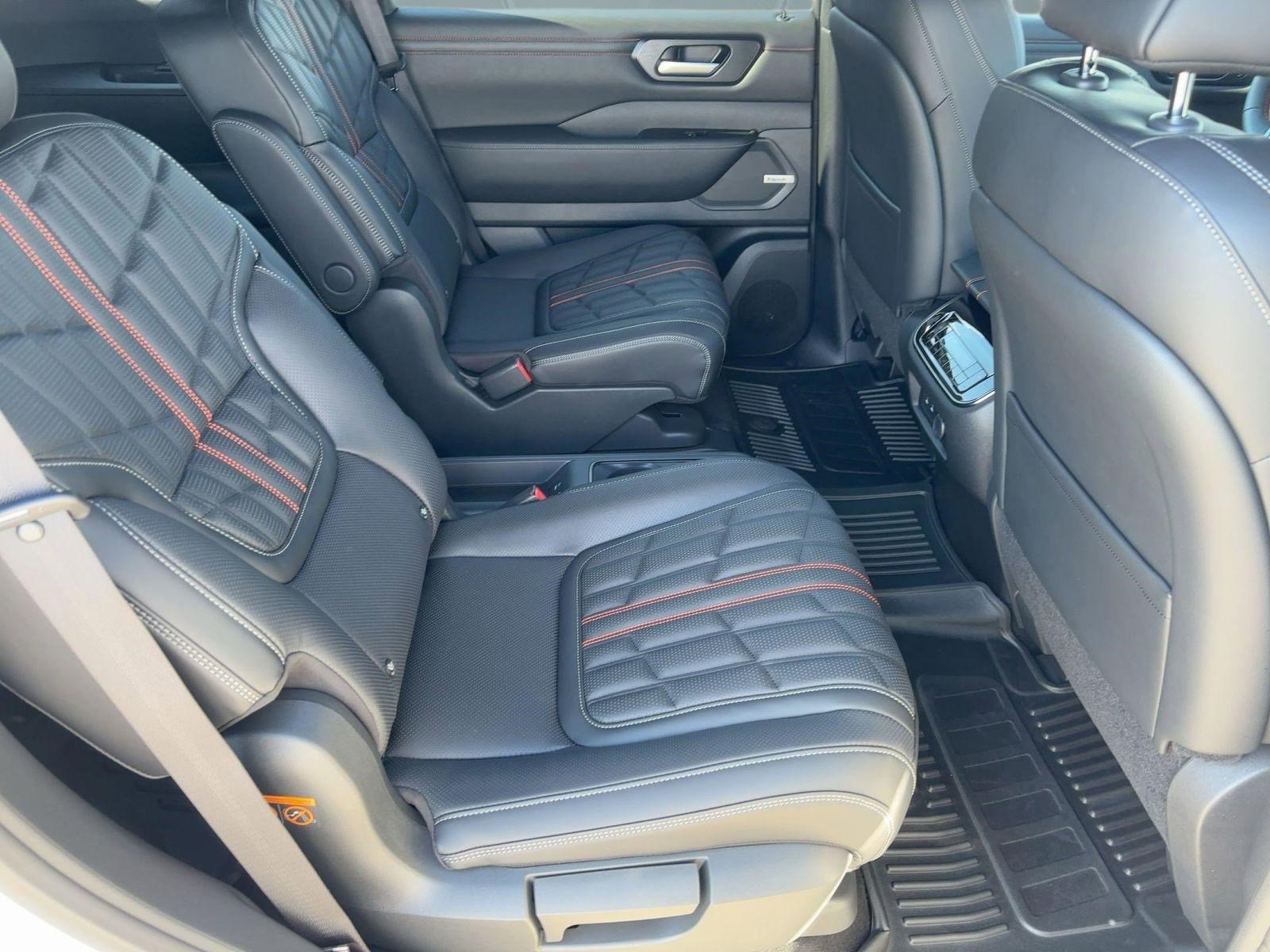 New 2026 Nissan Armada PRO-4X w/ Captain's Chari Seat Package AWD/4WD image 28