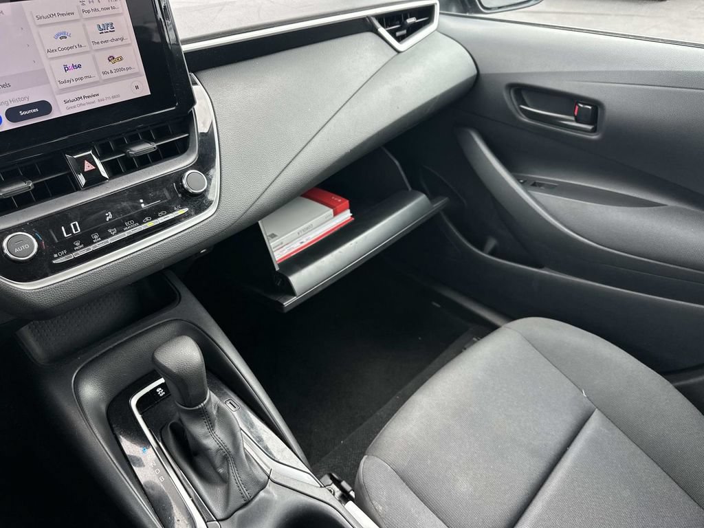 Used 2025 Toyota Corolla LE FWD image 32