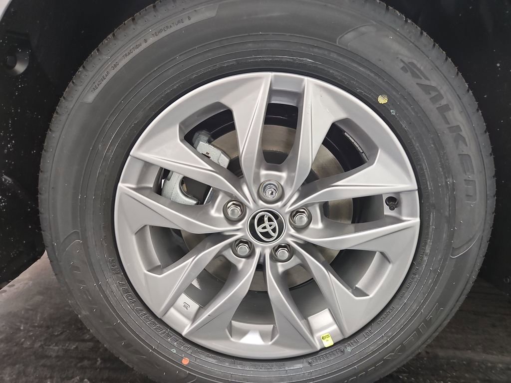 New 2026 Toyota Sienna XLE image 11