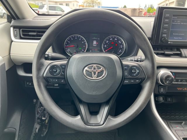 Used 2022 Toyota RAV4 XLE w/ Convenience Package FWD image 22