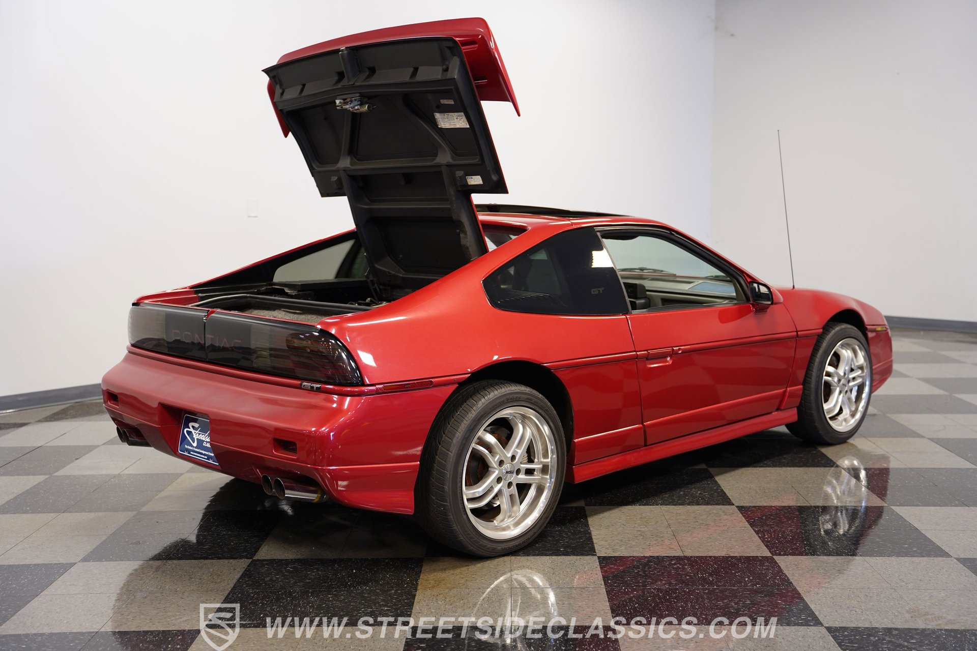Used 1987 Pontiac Fiero GT RWD image 32