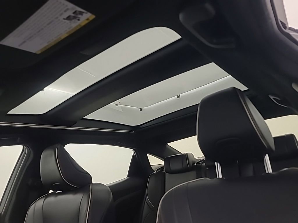 Used 2024 Toyota Crown Limited image 40