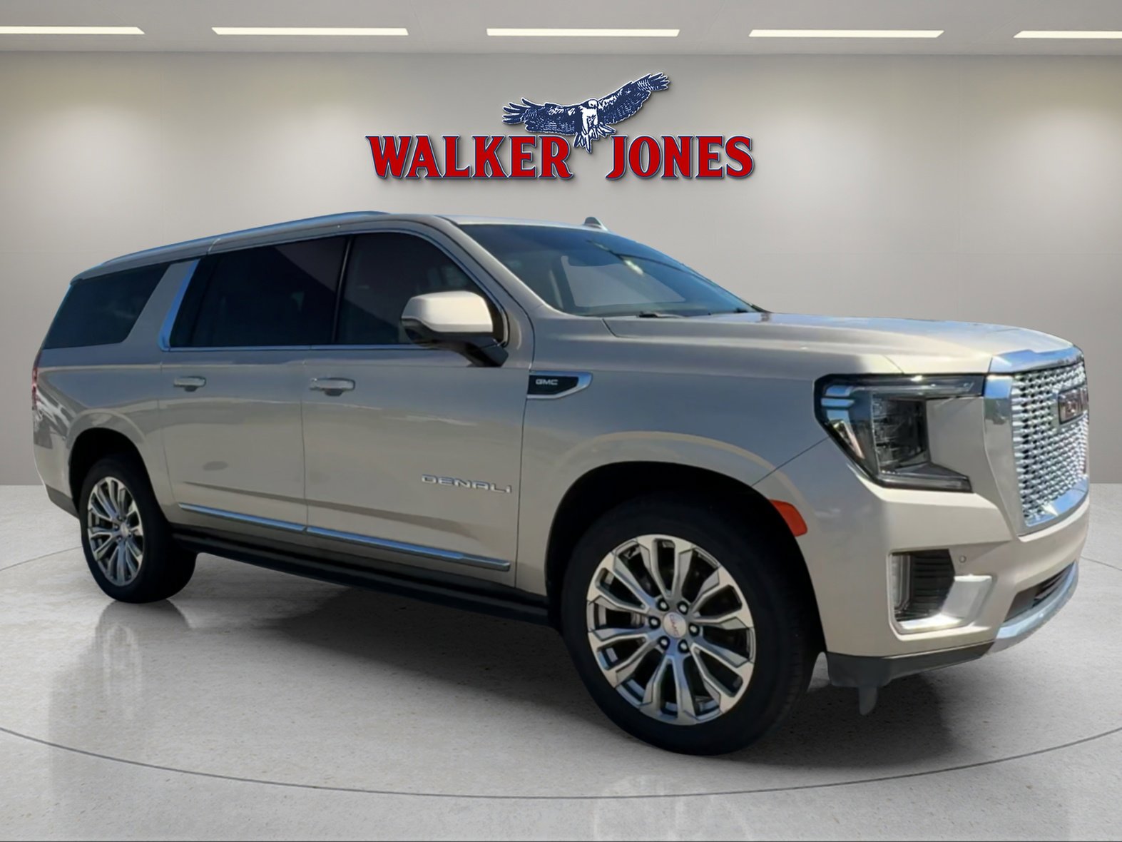 Used 2022 GMC Yukon XL Denali image 1