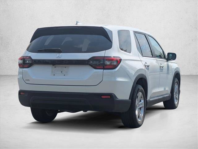 Used 2023 Honda Pilot LX image 5