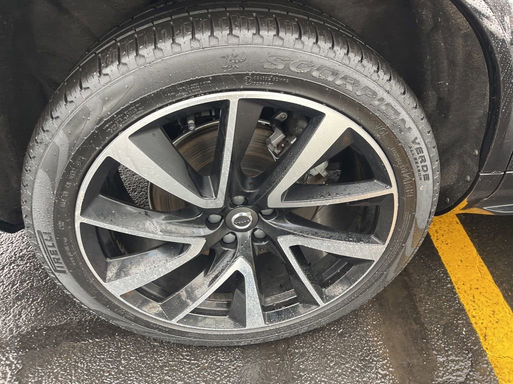 Used 2023 Volvo XC90 B6 Plus w/ Protection Package Premier image 28