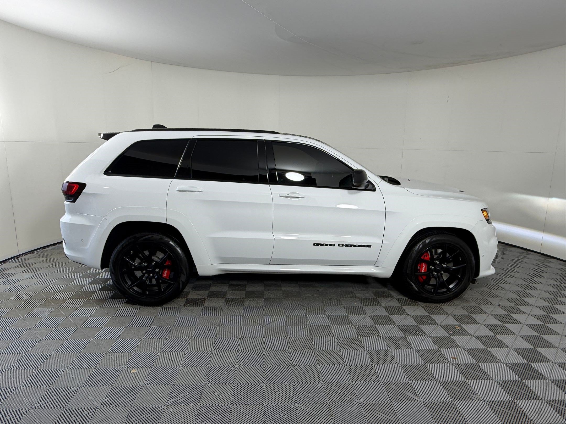 Used 2021 Jeep Grand Cherokee SRT w/ Trailer Tow Group IV AWD/4WD image 8
