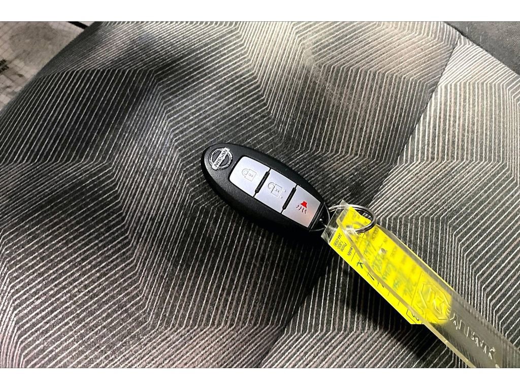 Used 2016 Nissan Rogue SV image 12