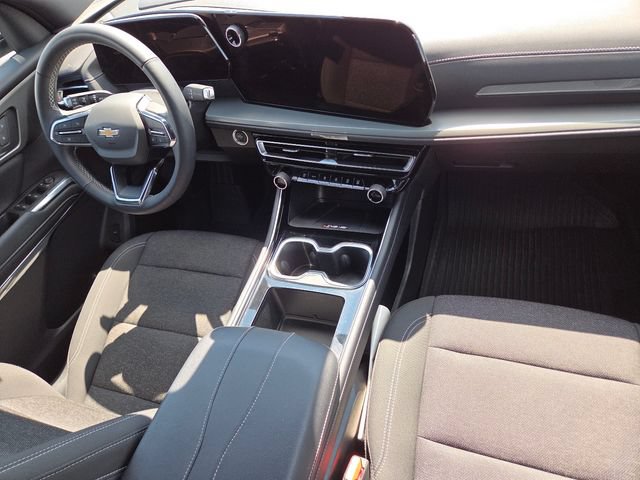 Used 2025 Chevrolet Traverse LT w/ LPO, Floor Liner Package FWD image 23