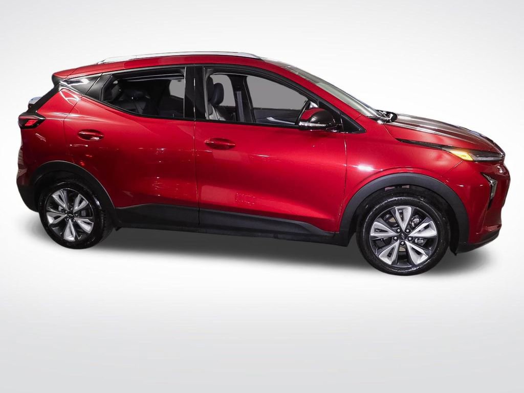 Used 2023 Chevrolet Bolt EUV LT w/ Convenience Package image 4