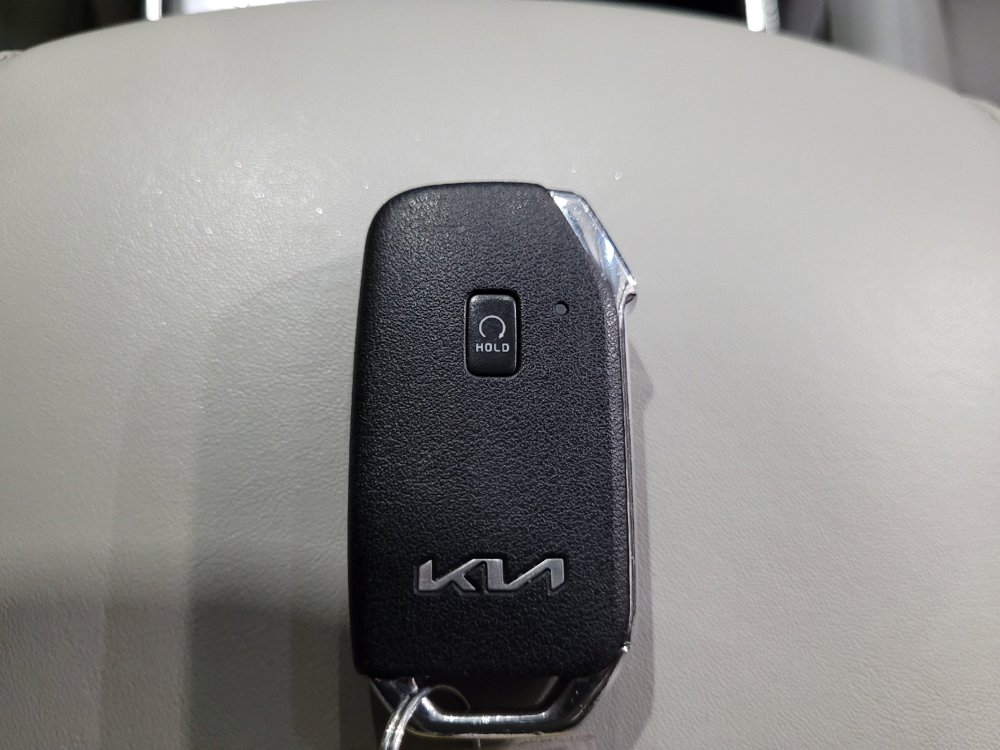 Used 2022 Kia Telluride S FWD image 32