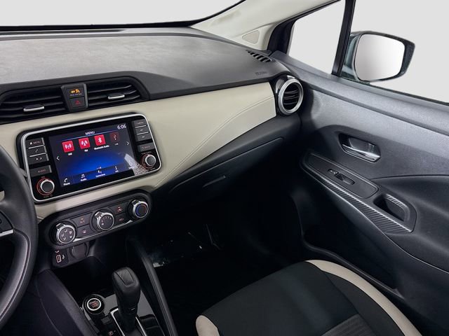Used 2022 Nissan Versa SV FWD image 19