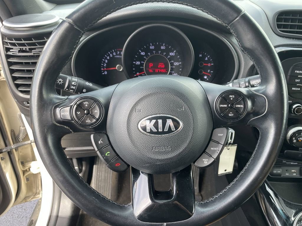 Used 2015 Kia Soul ! w/ Umber Package 1 FWD image 14