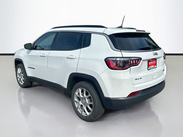Used 2023 Jeep Compass Latitude AWD/4WD image 8