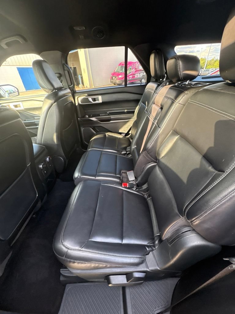 Used 2020 Ford Explorer XLT w/ Equipment Group 202A RWD image 16