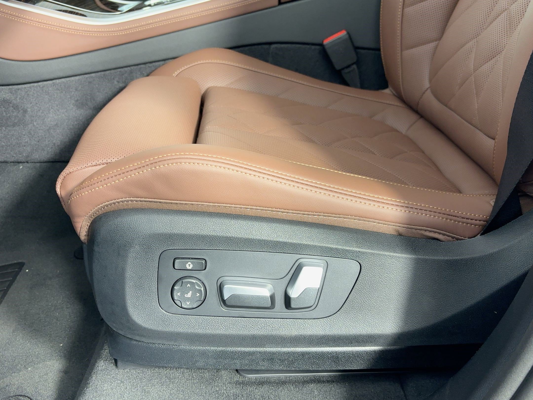 New 2026 BMW X5 sDrive40i w/ Premium Package image 12