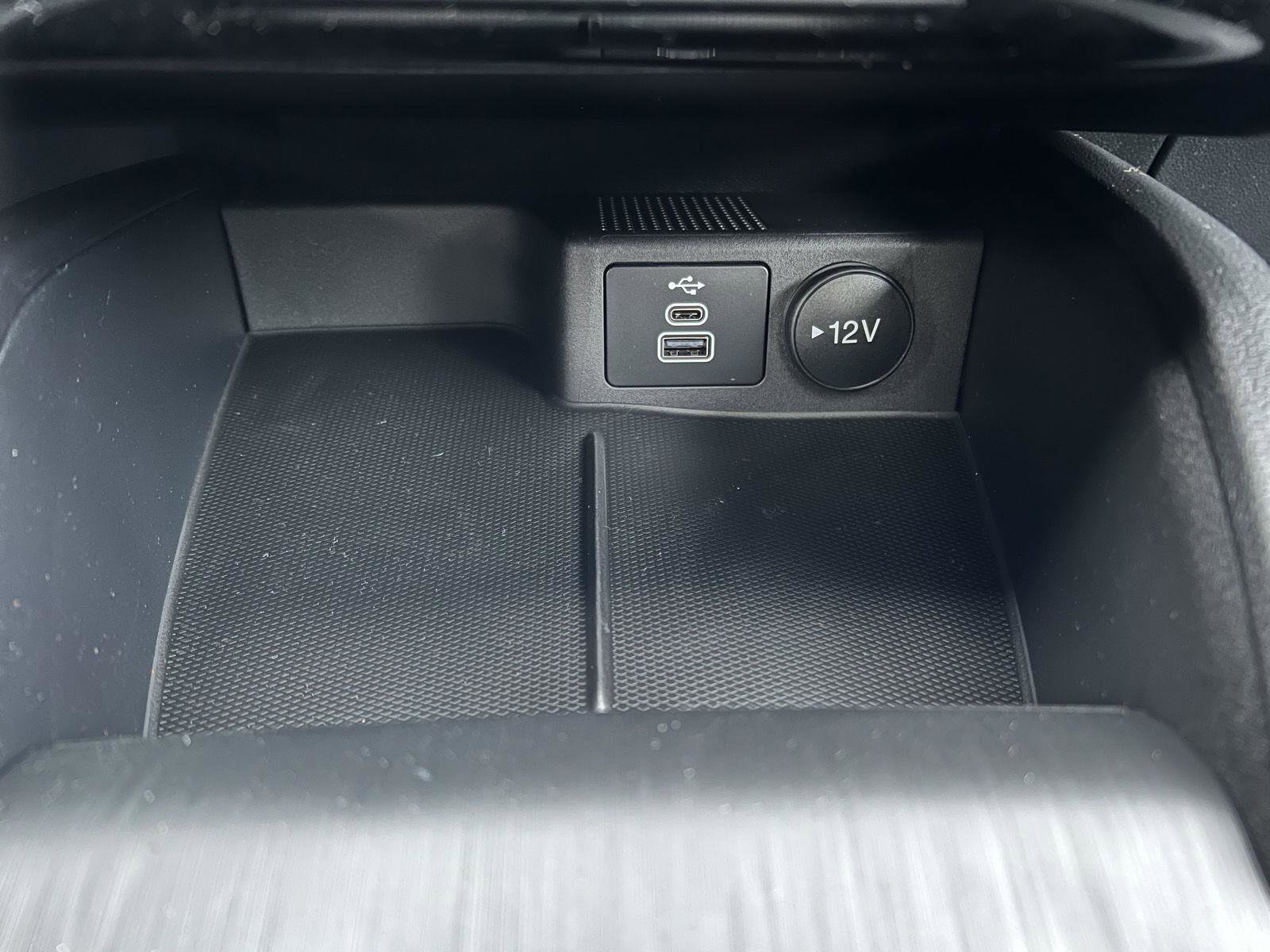 New 2026 Ford Escape ST-Line Select w/ Equipment Group 401A image 32