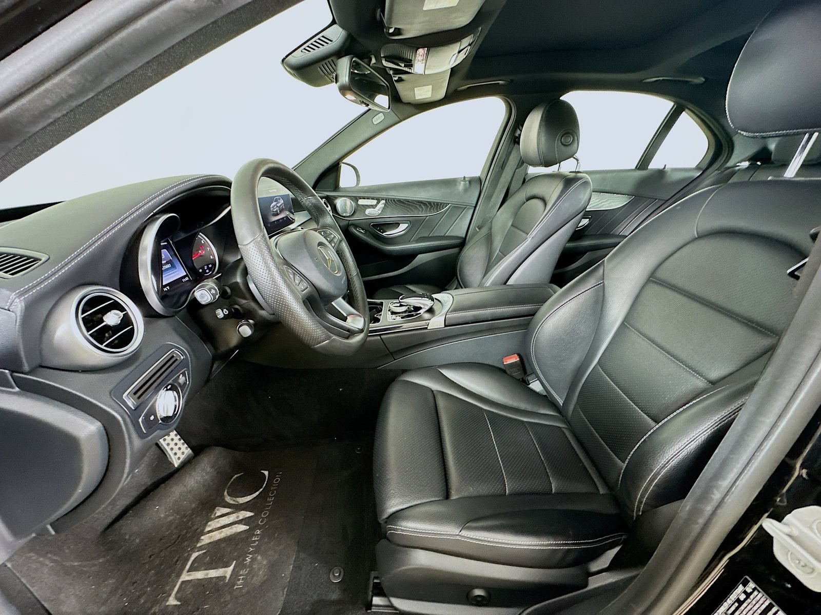 Used 2016 Mercedes-Benz C 300 4MATIC Sedan image 32