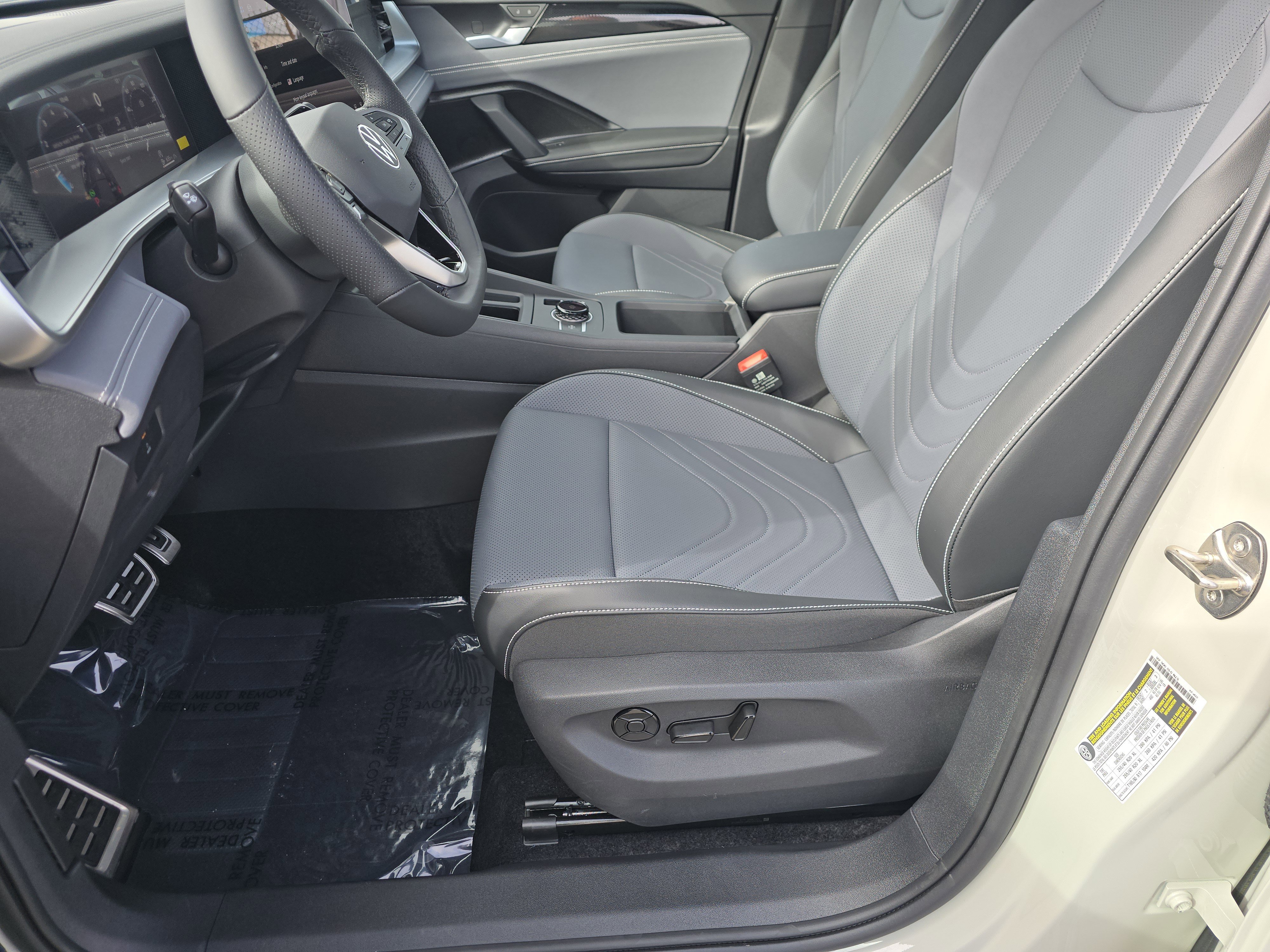 New 2026 Volkswagen Tiguan SE R-Line image 18