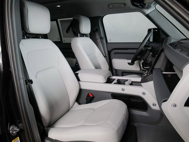 New 2026 Land Rover Defender 110 X-Dynamic SE AWD/4WD image 3