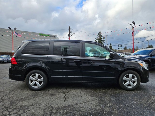 Used 2010 Volkswagen Routan SE video 2