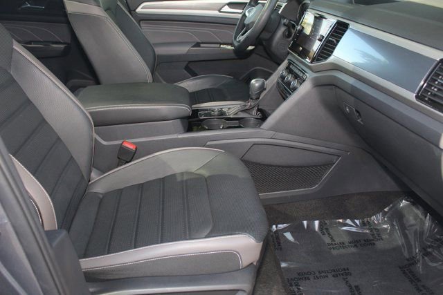 Used 2022 Volkswagen Atlas SEL Premium image 28