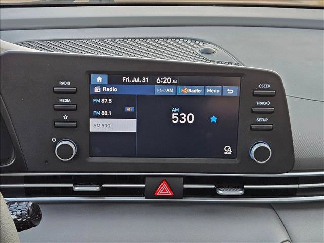Used 2021 Hyundai Elantra SE FWD image 12