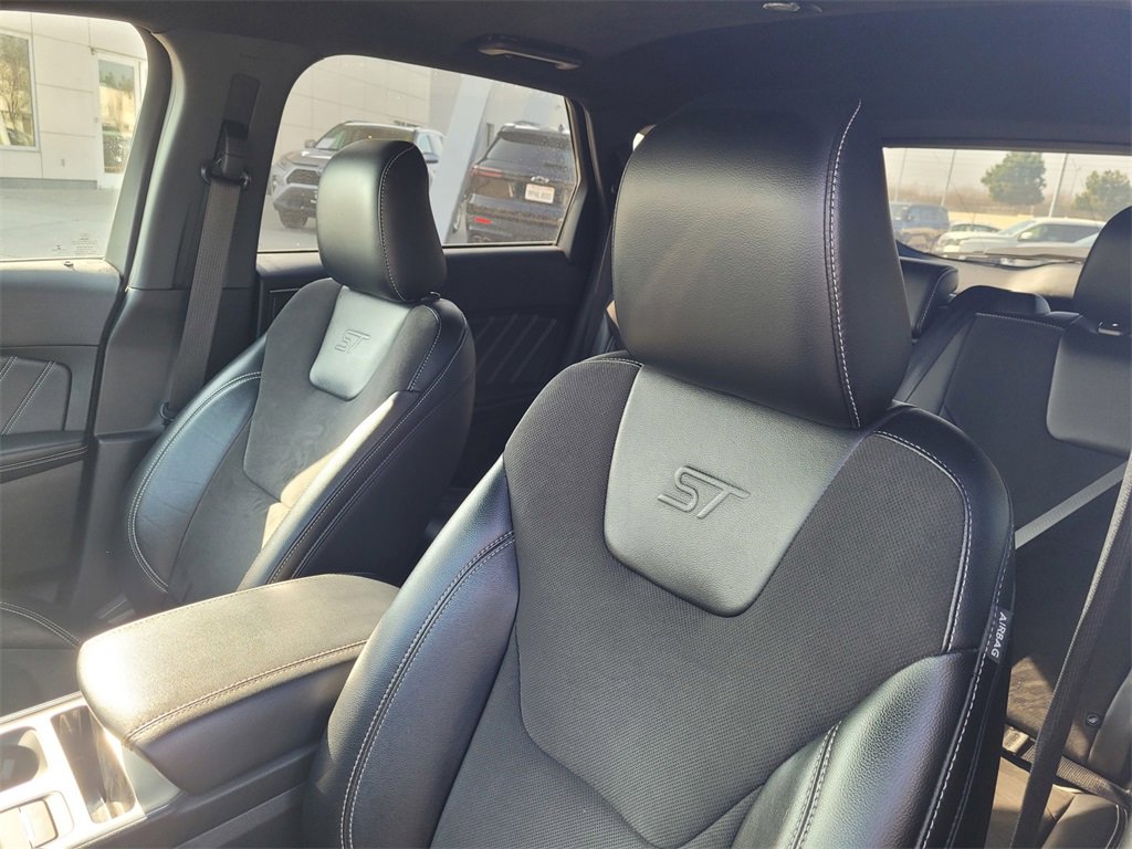 Used 2022 Ford Edge ST image 12