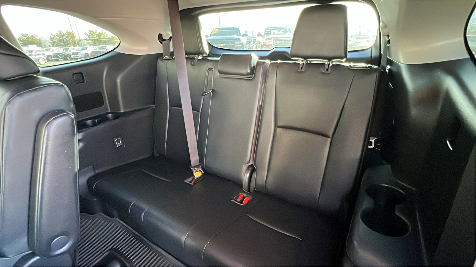 Used 2020 Toyota Highlander XLE image 14