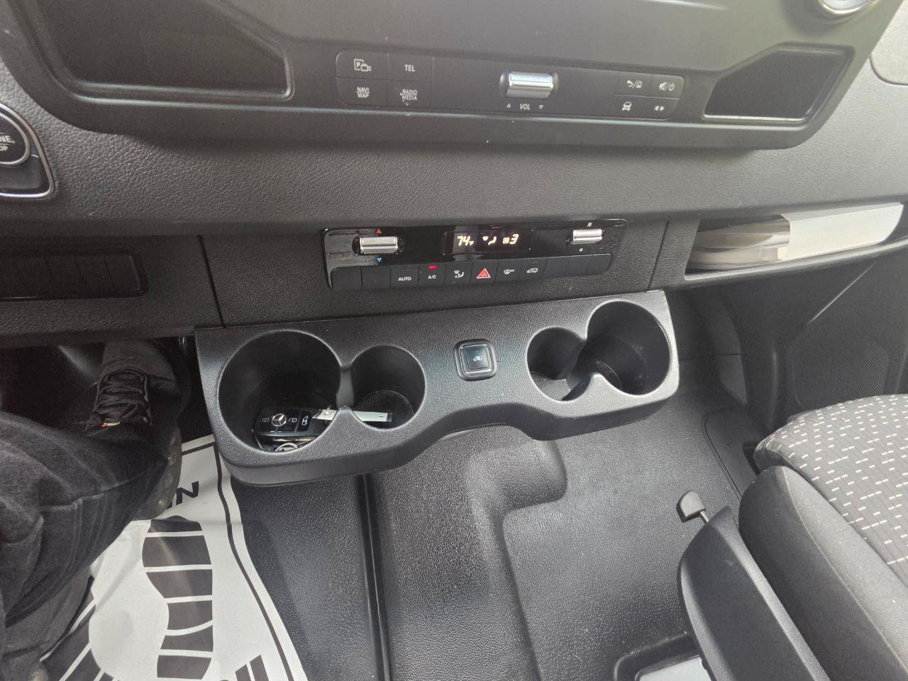 Used 2020 Mercedes-Benz Sprinter 2500 w/ Driver Convenience Package image 31