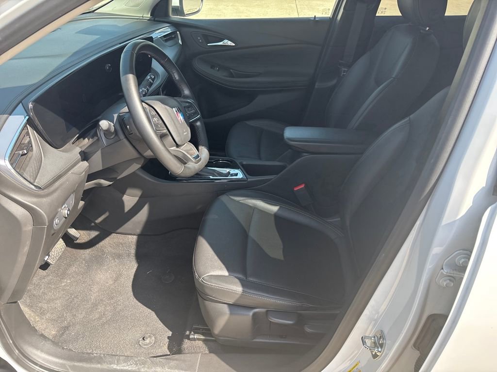 Used 2024 Buick Encore GX Sport Touring image 11