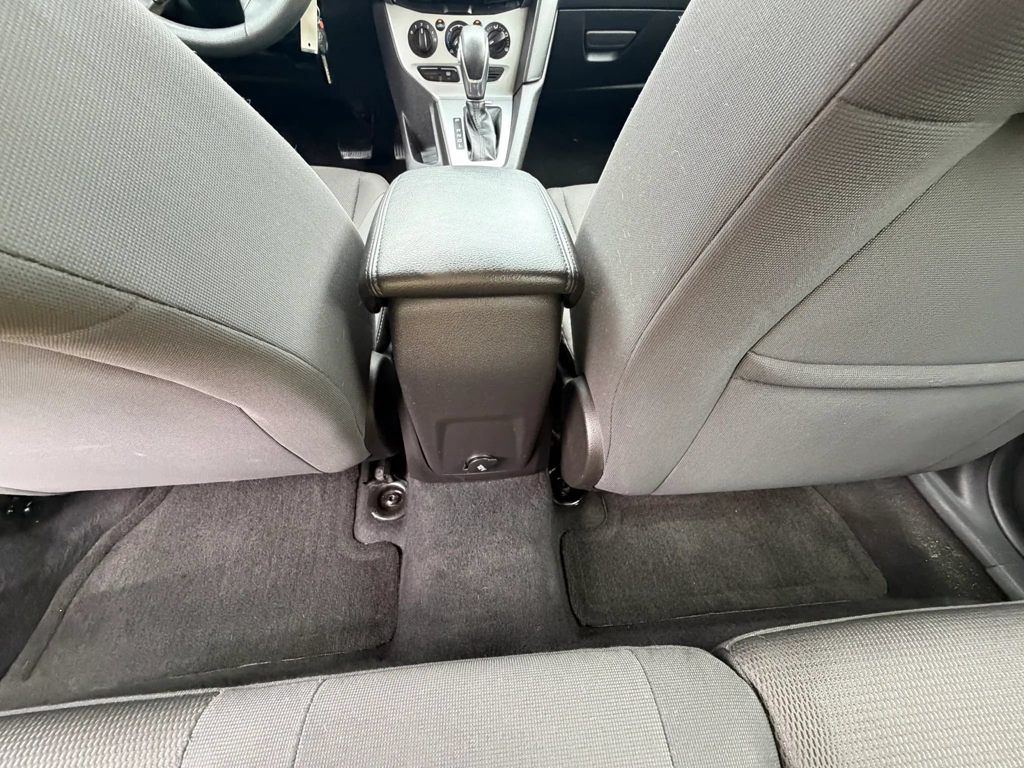 Used 2012 Ford Focus SE FWD image 26