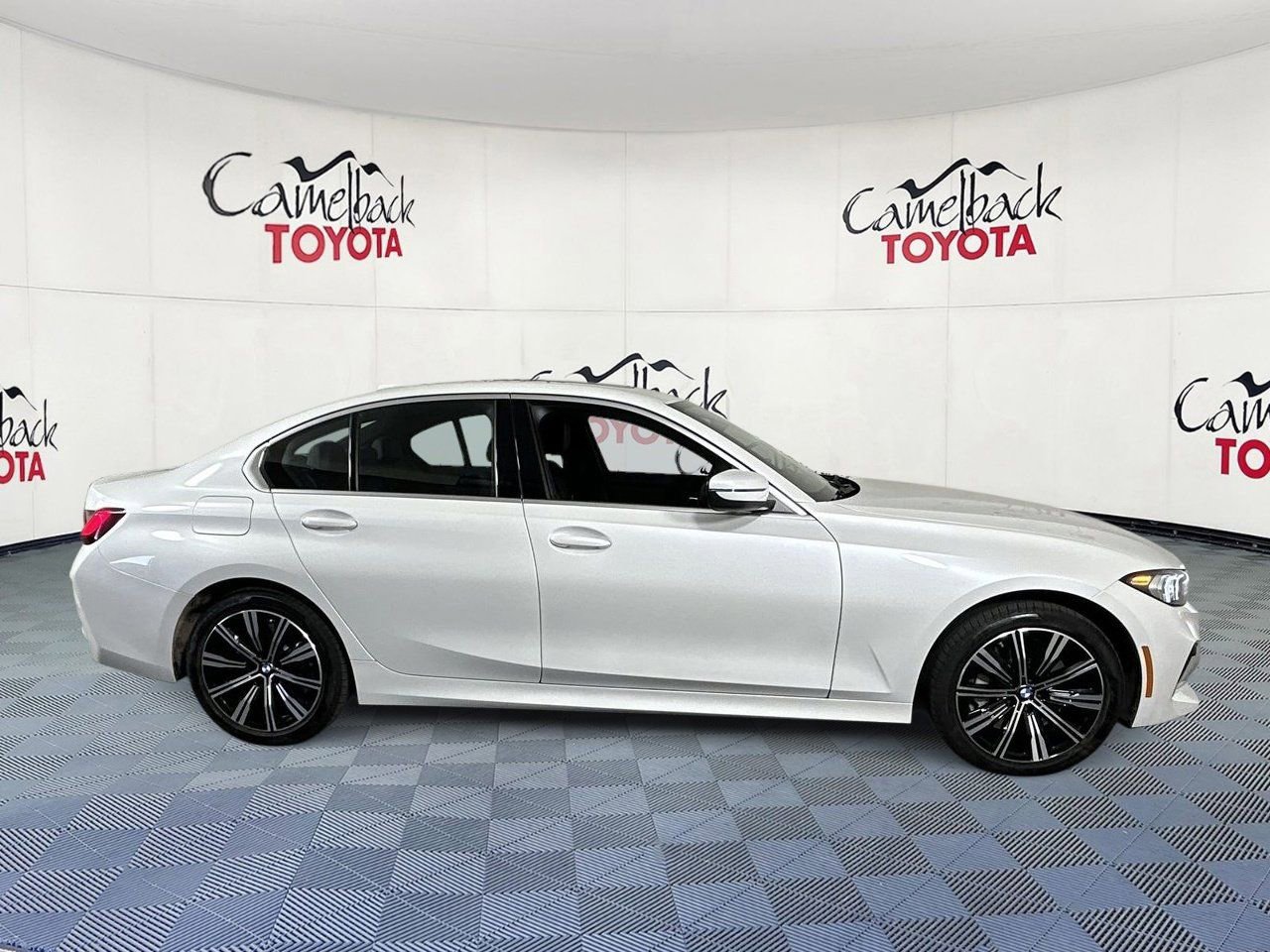 Used 2025 BMW 330i xDrive Sedan AWD/4WD image 8