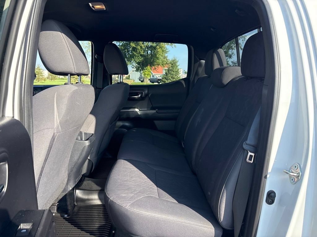 Used 2019 Toyota Tacoma TRD Sport w/ Technology Package AWD/4WD image 14