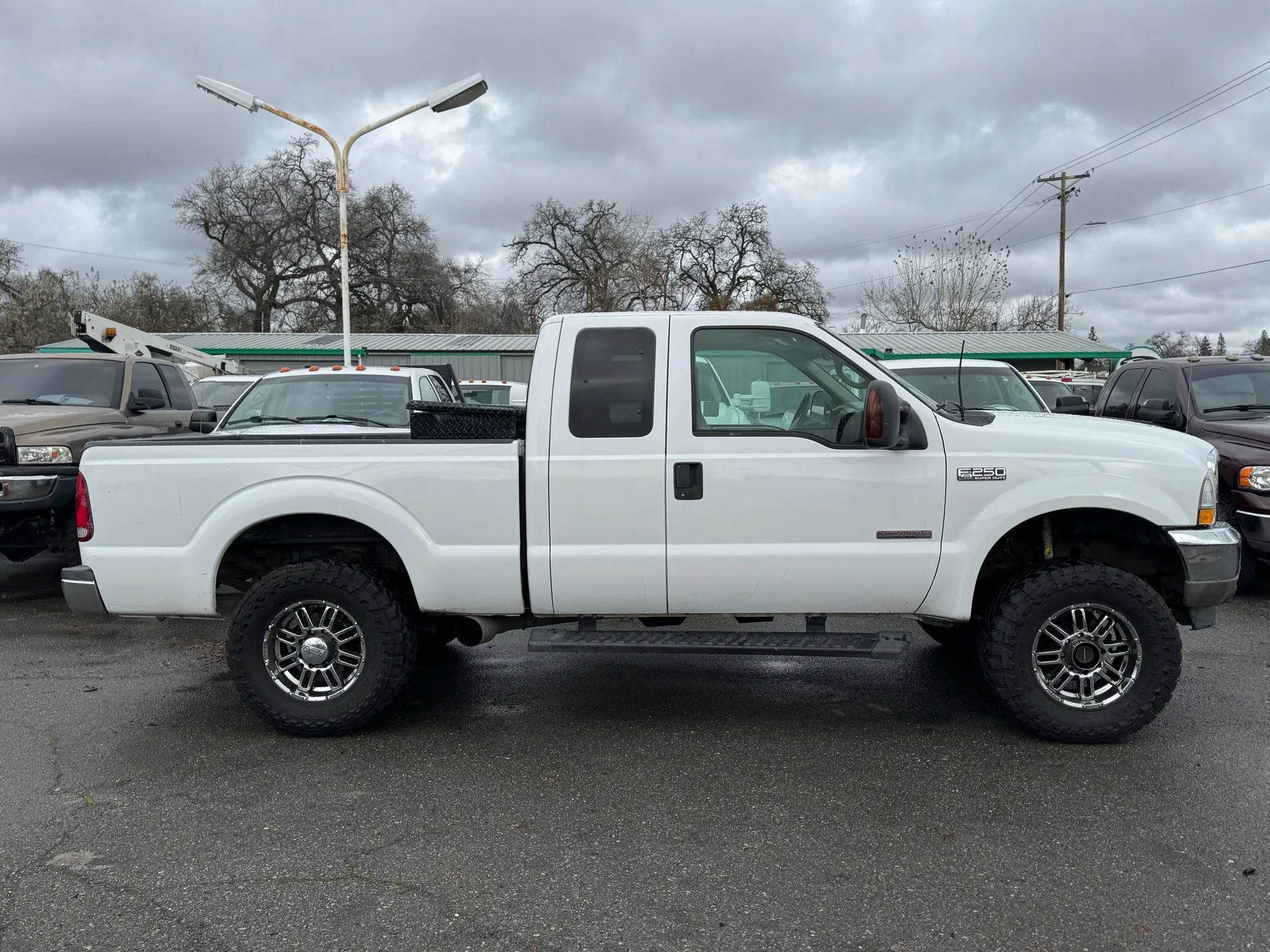 Used 2004 Ford F250 Lariat AWD/4WD image 3