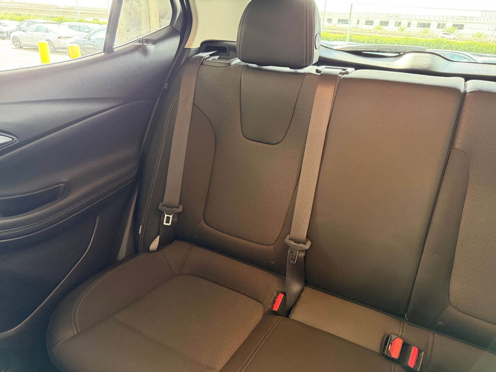 Used 2025 Buick Encore GX Preferred image 37