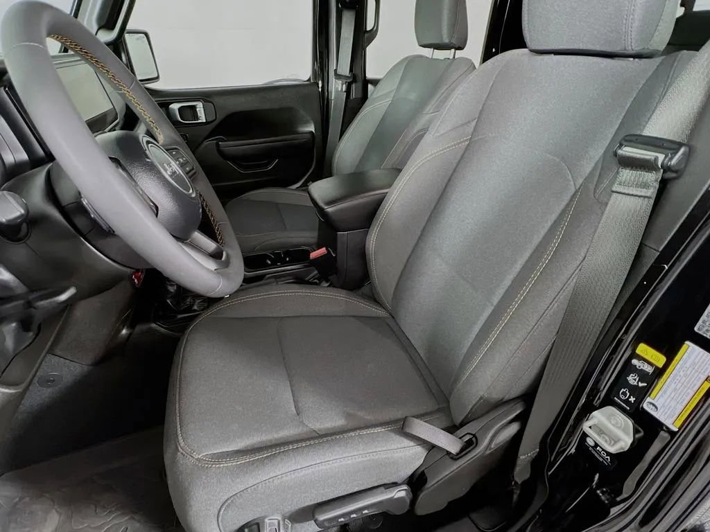 Used 2024 Jeep Gladiator Sport image 22