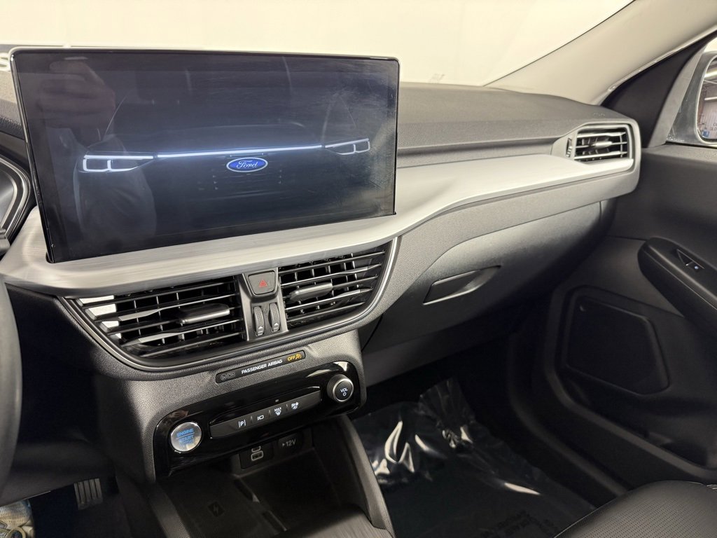 Used 2024 Ford Escape Platinum image 23