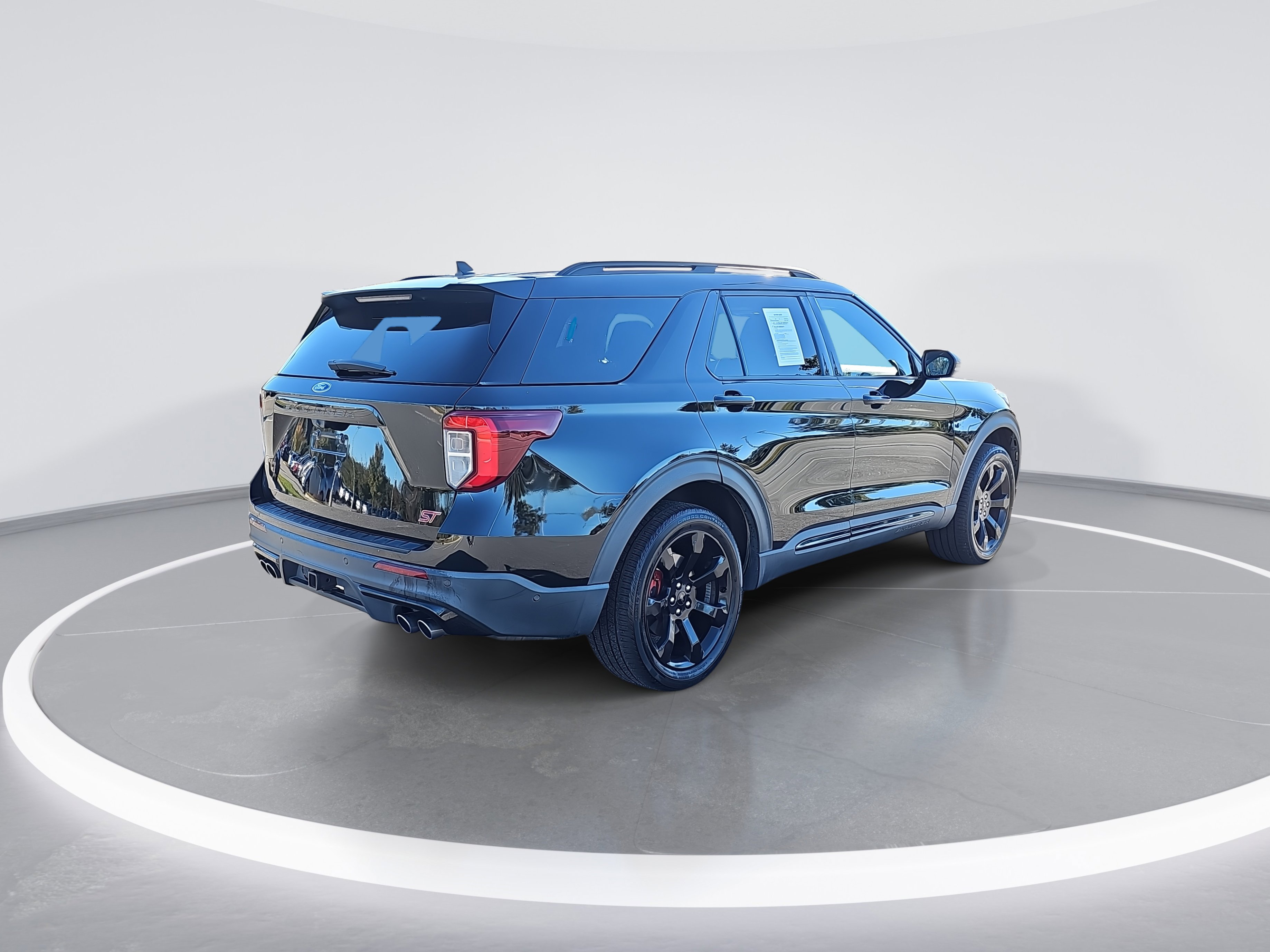 Used 2022 Ford Explorer ST w/ Equipment Group 401A image 3